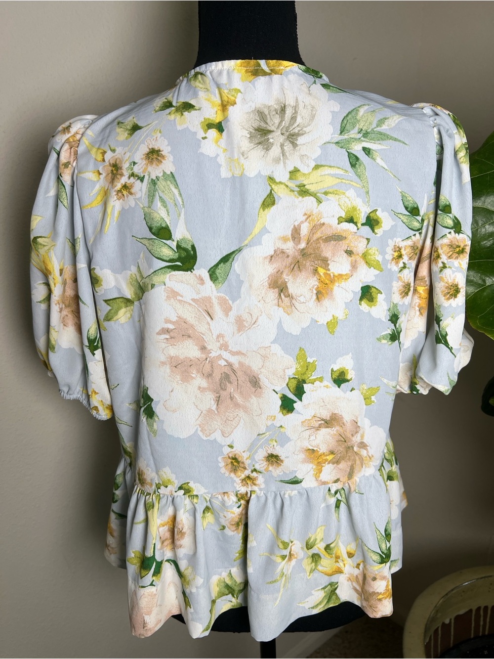 CeCe Women’s Floral Puff Sleeve Peplum Tie Front Blouse Size Medium - Picture 9 of 13